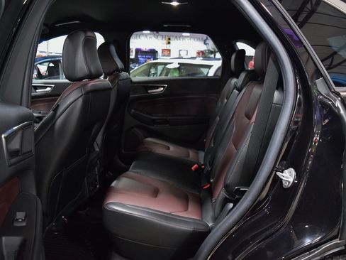 Used 2021 Ford Edge Titanium image 18