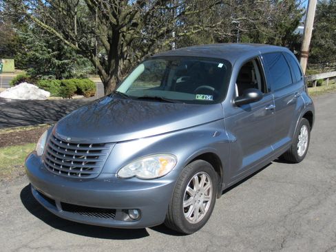 Used 2009 Chrysler PT Cruiser Touring image 2
