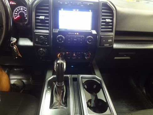 Used 2018 Ford F150 XLT image 21