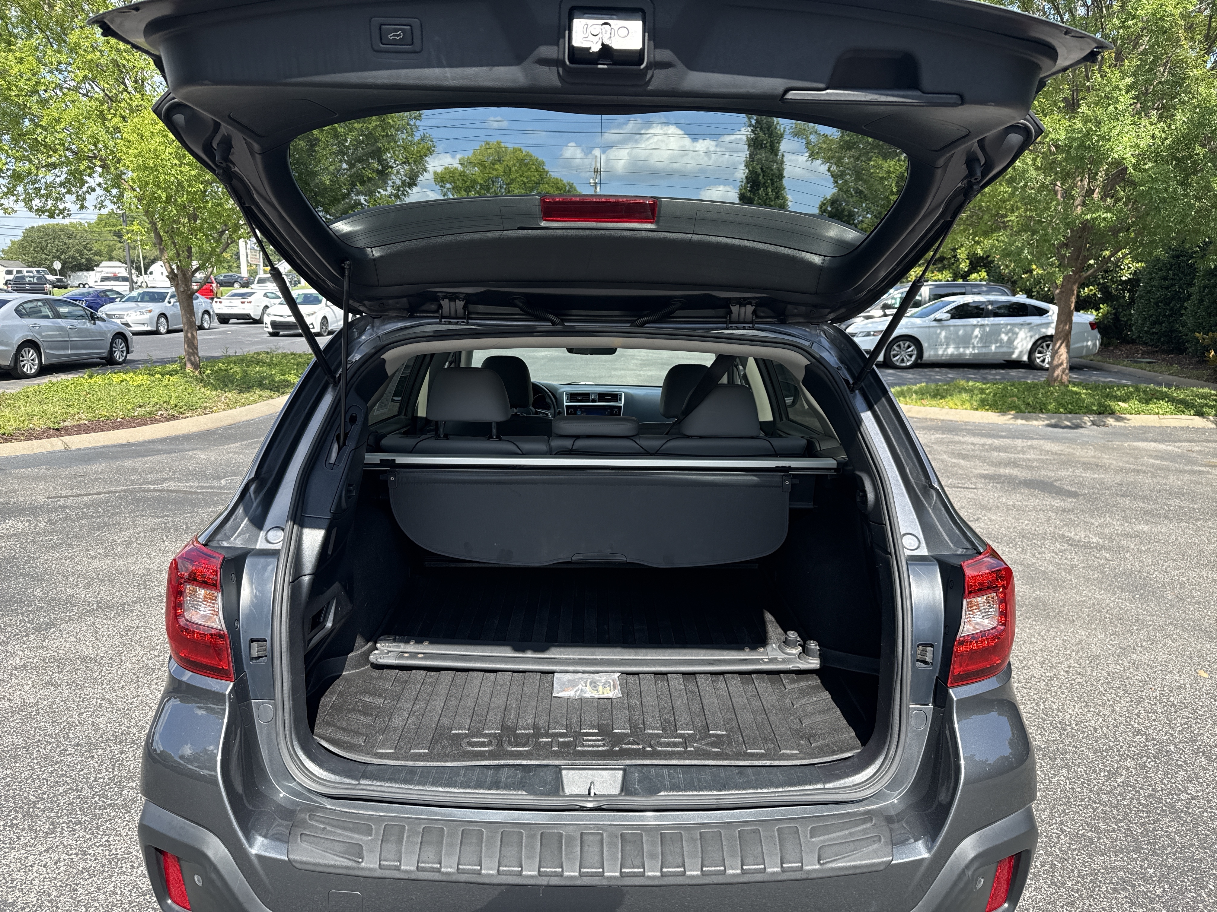 Used 2019 Subaru Outback 2.5i Limited AWD/4WD image 8