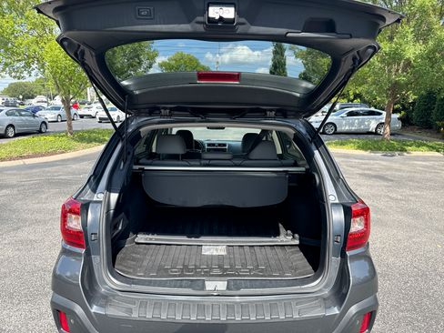 Used 2019 Subaru Outback 2.5i Limited AWD/4WD image 8