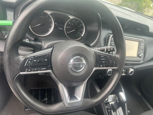 Used 2021 Nissan Kicks S image 17