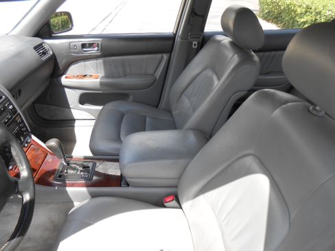 Used 1996 Lexus LS 400 image 14