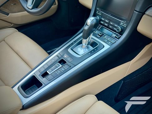 Used 2019 Porsche 911 Targa 4S image 14