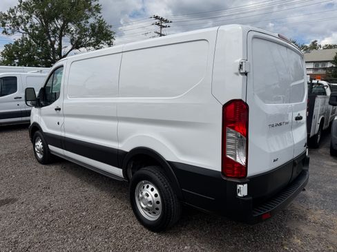 Used 2022 Ford Transit 250 Low Roof AWD image 3