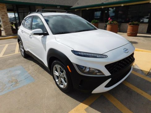 Used 2022 Hyundai Kona SEL image 1