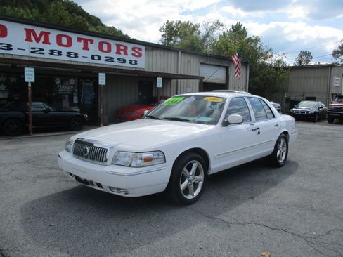 Used 2008 Mercury Grand Marquis LS image 2