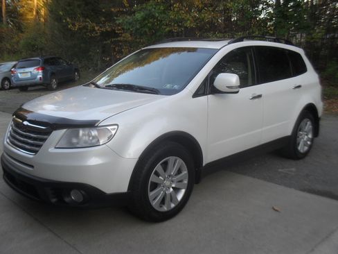 Used 2011 Subaru Tribeca Limited image 1