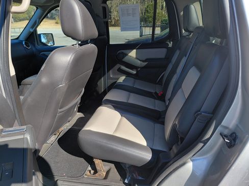 Used 2007 Ford Explorer Sport Trac Limited image 12