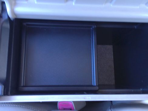 Used 2012 Toyota Prius V image 21