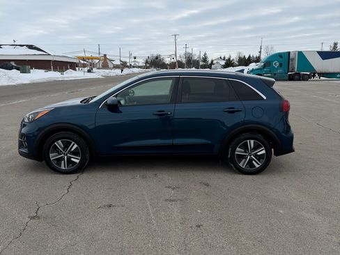 Used 2020 Kia Niro EX image 6