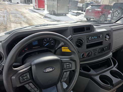 Used 2023 Ford E-350 and Econoline 350 image 13