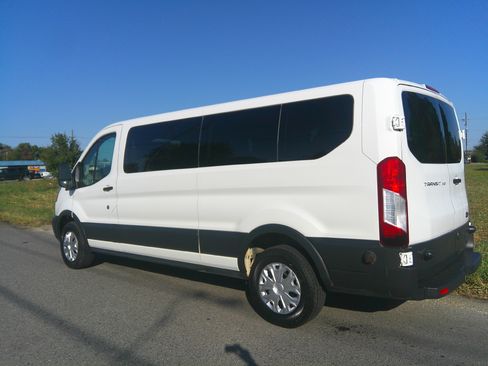 Used 2021 Ford Transit 350 XLT image 9