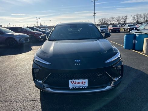 New 2026 Buick Envista Sport Touring image 3