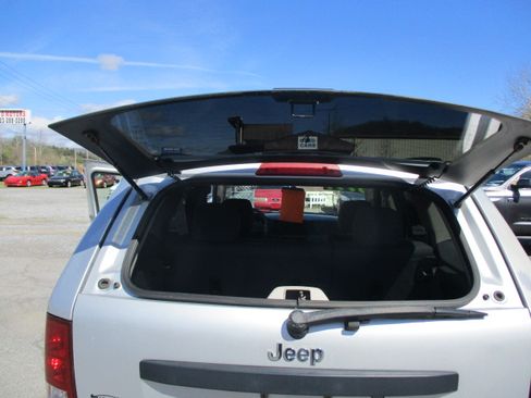 Used 2007 Jeep Grand Cherokee Laredo image 47