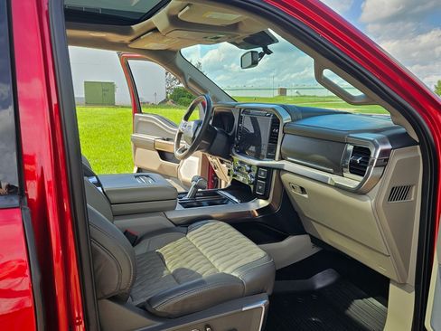 Used 2024 Ford F150 4x4 SuperCrew Platinum image 19