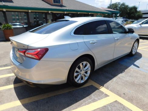 Used 2019 Chevrolet Malibu LT w/ 1LT FWD image 8