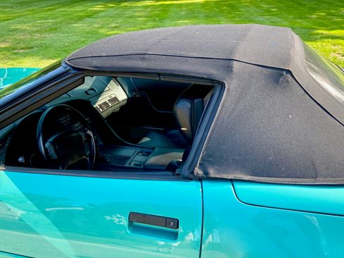 Used 1991 Chevrolet Corvette image 10