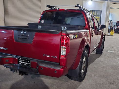Used 2013 Nissan Frontier PRO-4X image 9