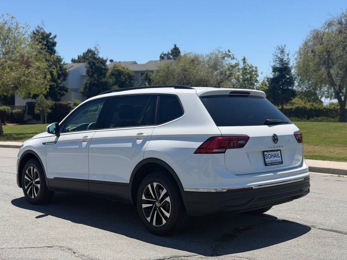 Used 2022 Volkswagen Tiguan FWD S image 3