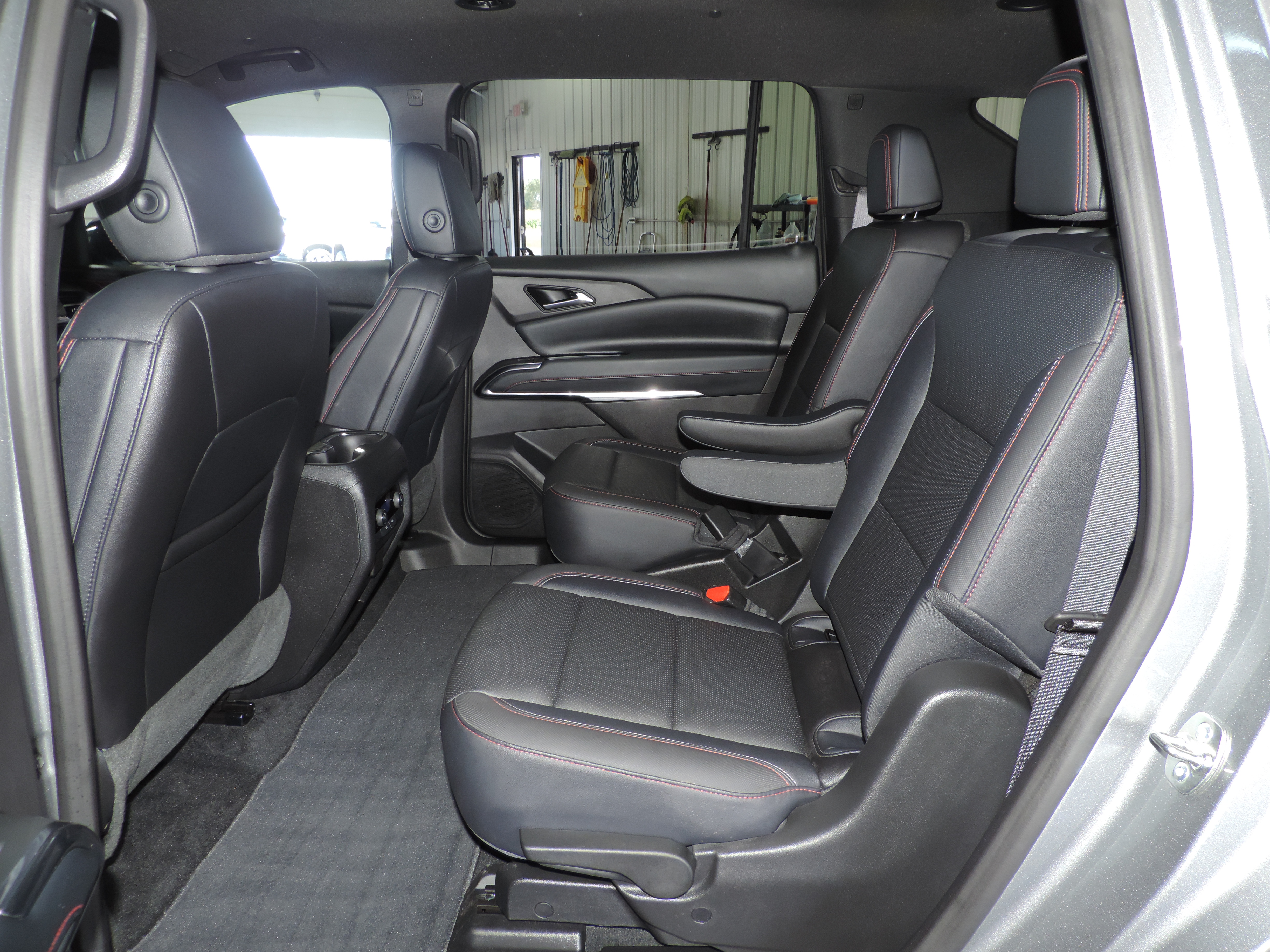 Used 2026 Chevrolet Traverse AWD Z71 image 33