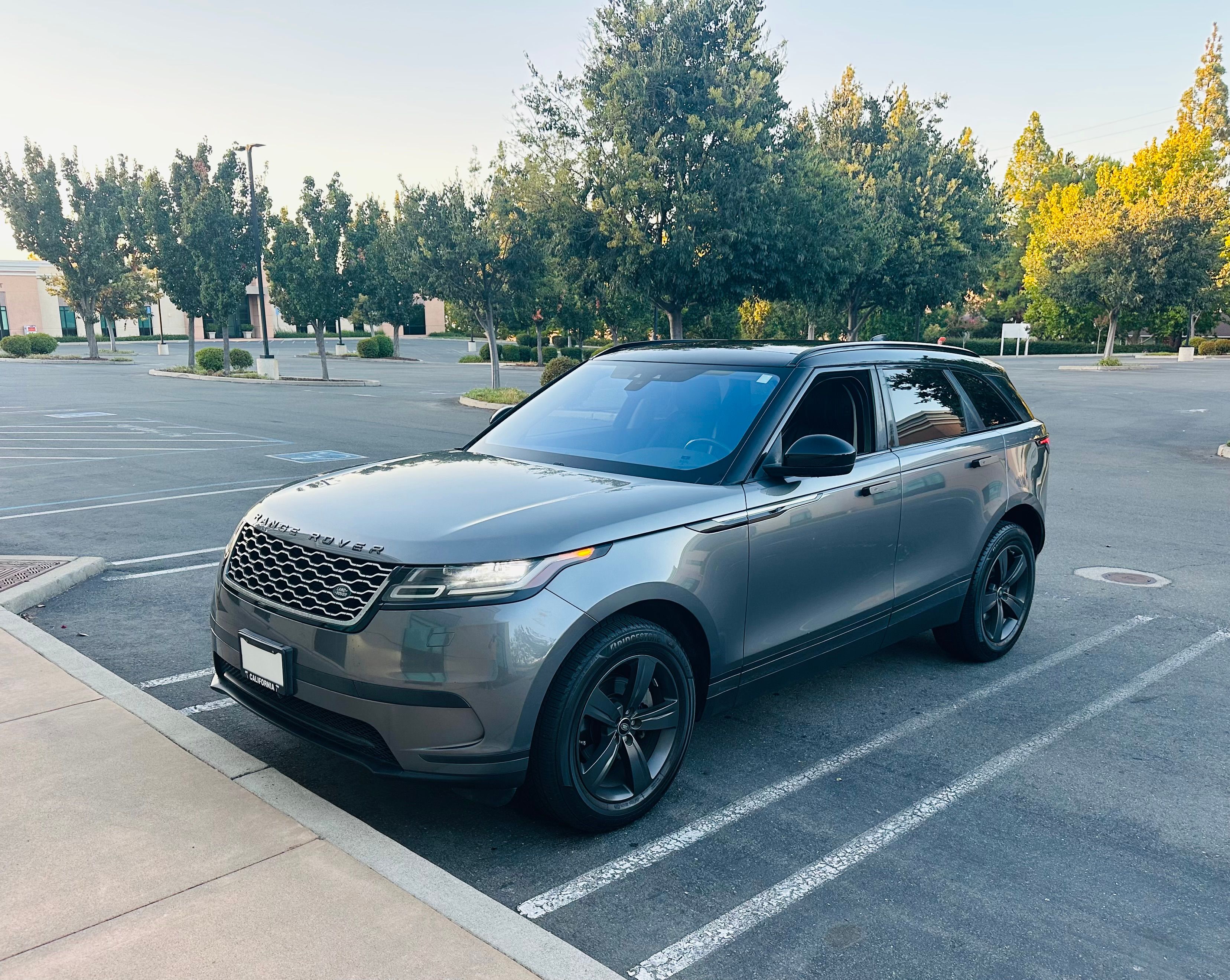Used 2018 Land Rover Range Rover Velar S AWD/4WD image 4