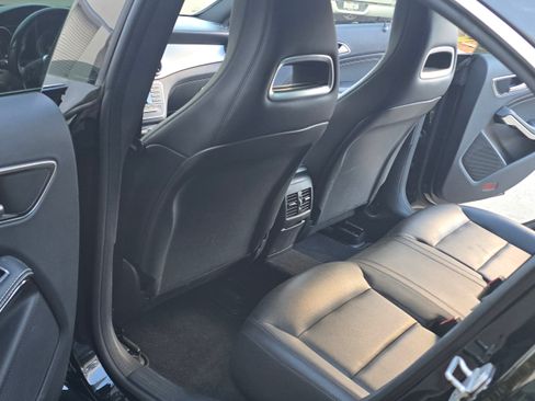 Used 2014 Mercedes-Benz CLA 250 image 22