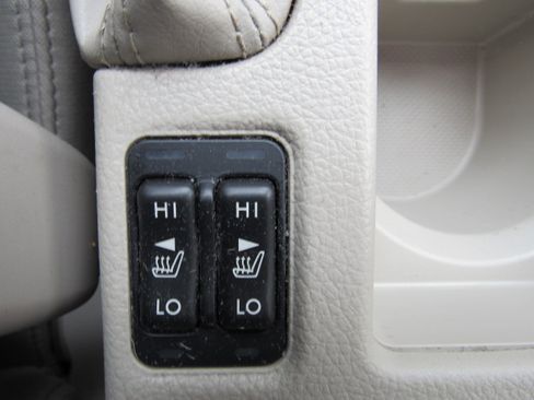 Used 2013 Subaru XV Crosstrek 2.0i Premium image 18