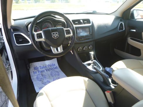 Used 2011 Dodge Avenger Mainstreet FWD image 16