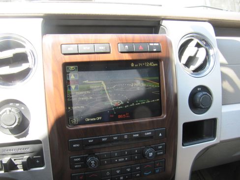 Used 2010 Ford F150 Platinum Pickup 4D 5 1/2 ft AWD/4WD image 17
