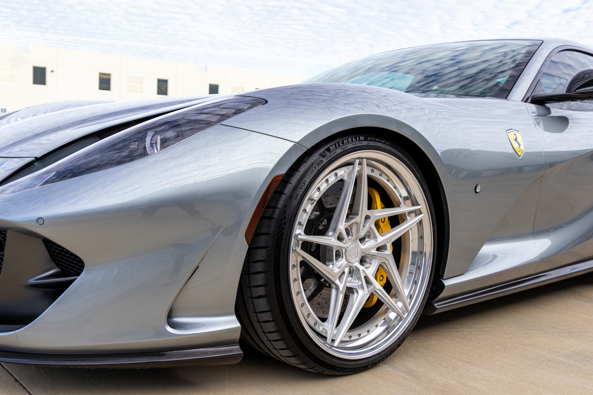 Used 2018 Ferrari 812 Superfast RWD image 18