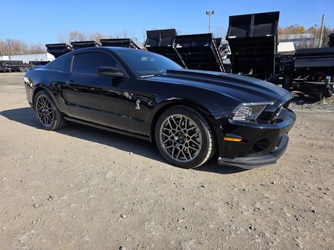 Used 2013 Ford Mustang Shelby GT500 image 2