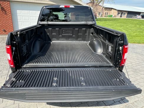Used 2018 Ford F150 XLT image 9