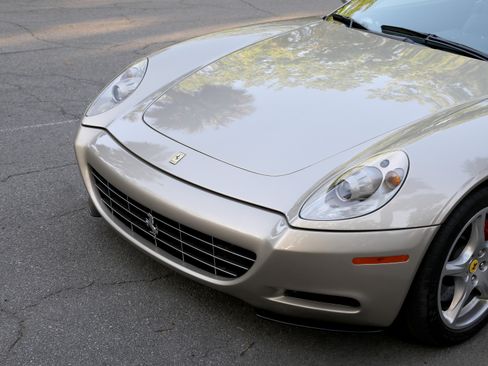 Used 2005 Ferrari 612 Scaglietti RWD image 17
