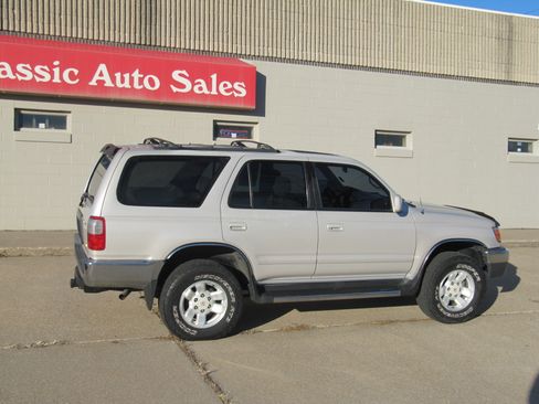 Used 1999 Toyota 4Runner SR5 Premium image 10