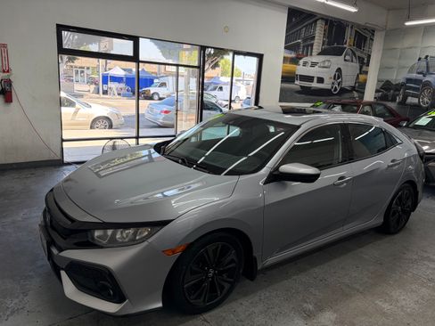 Used 2019 Honda Civic EX Hatchback image 1