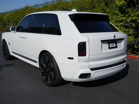 Used 2020 Rolls-Royce Cullinan Black Badge AWD/4WD image 4