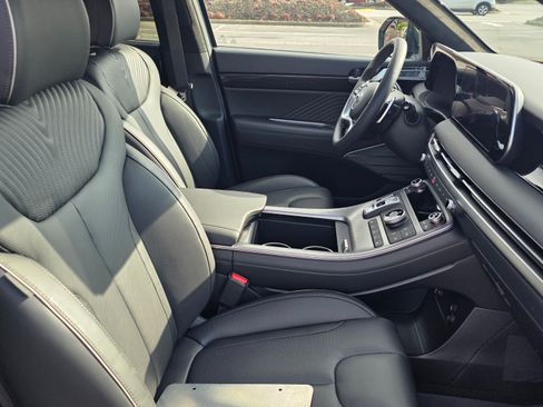 Used 2025 Hyundai Palisade Calligraphy image 10
