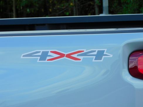 Used 2025 Chevrolet Silverado 2500 Custom image 11