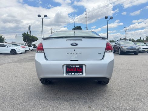 Used 2009 Ford Focus SE Coupe FWD image 7