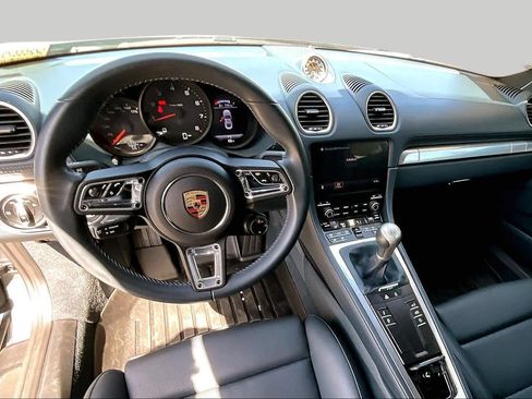 Used 2025 Porsche 718 Cayman RWD image 16