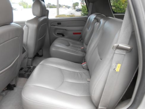 Used 2005 GMC Yukon SLT image 13