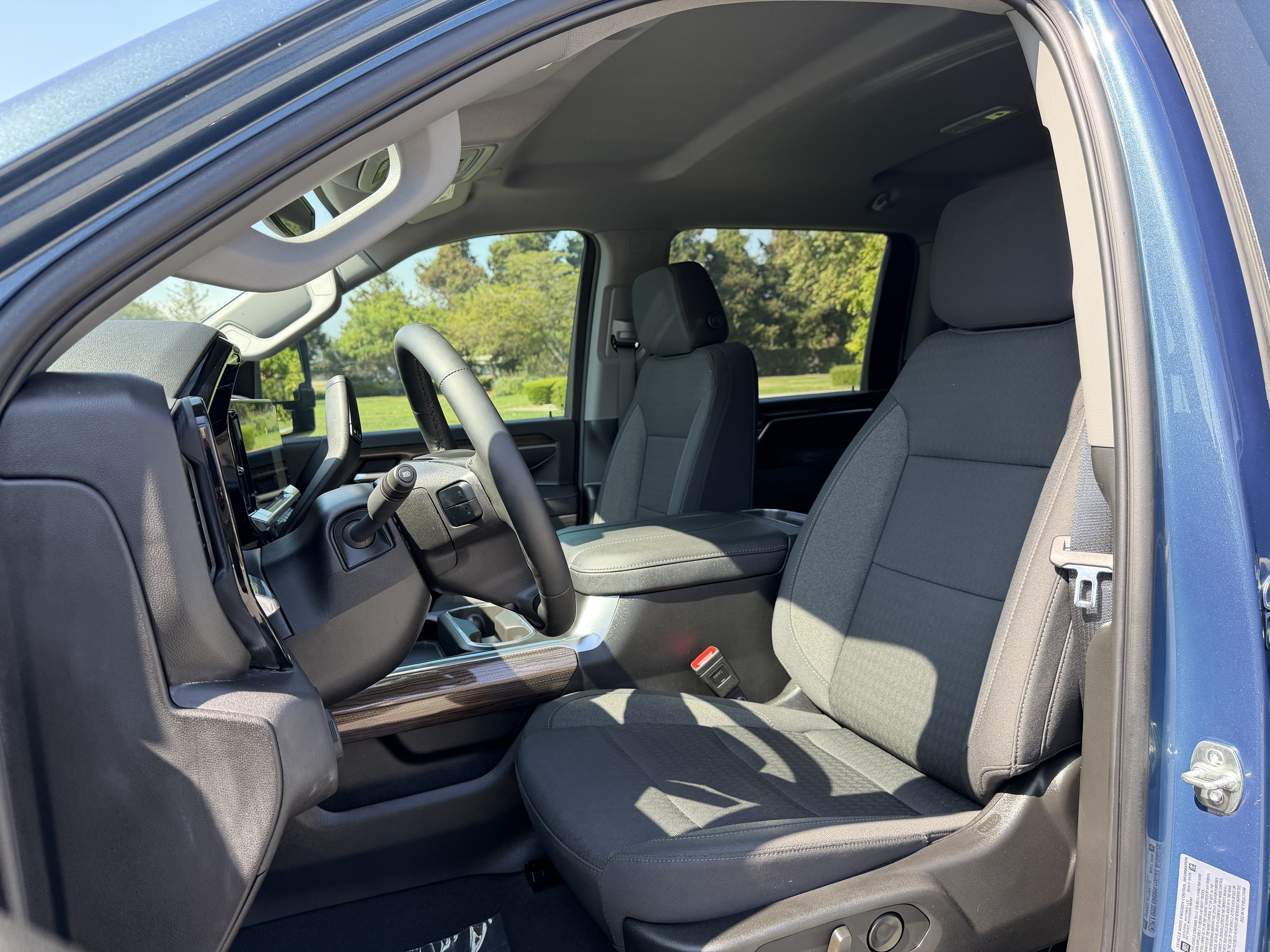 Used 2025 Chevrolet Silverado 2500 4x4 Crew Cab LT image 17