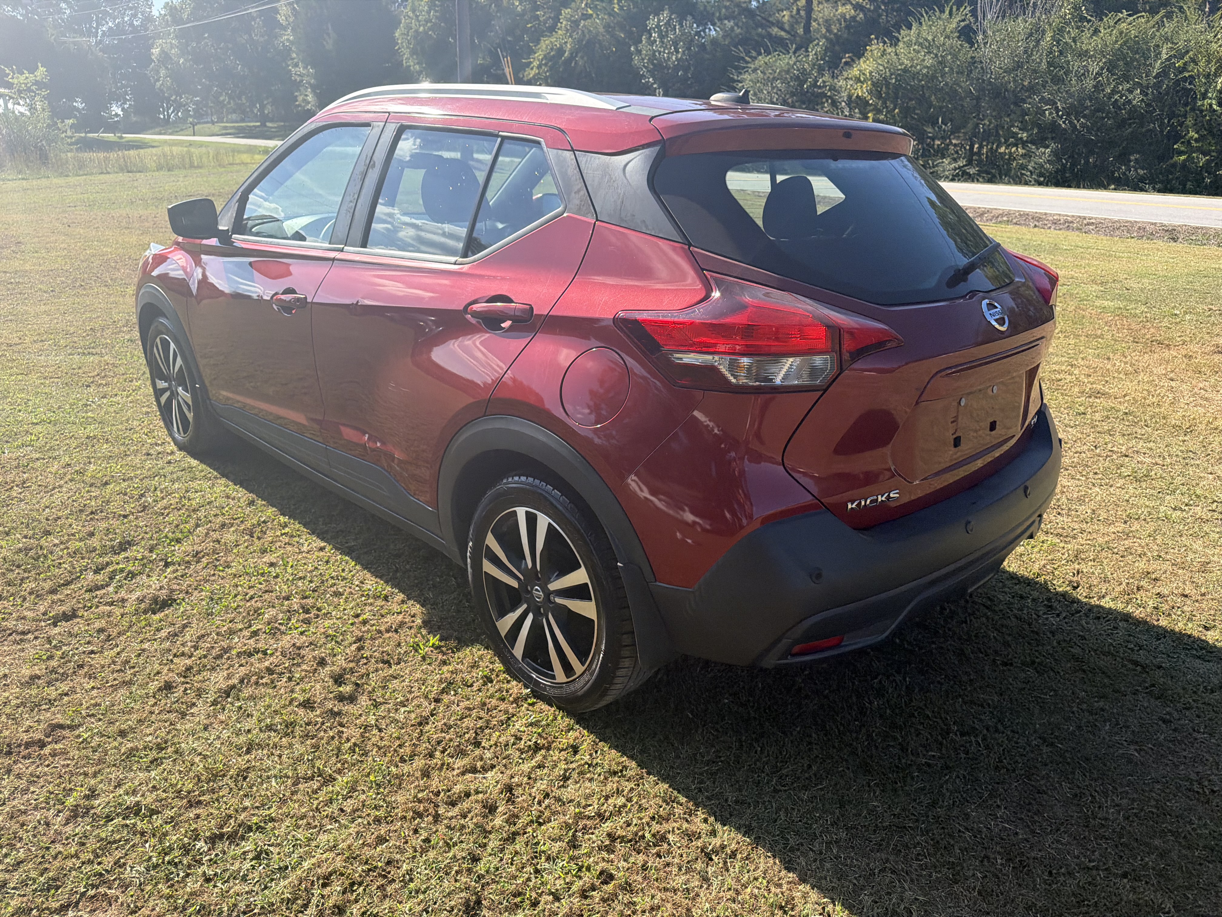 Used 2020 Nissan Kicks SV FWD image 35