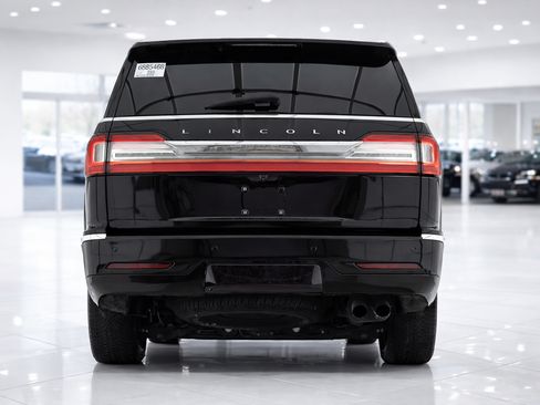 Used 2019 Lincoln Navigator L Select image 3