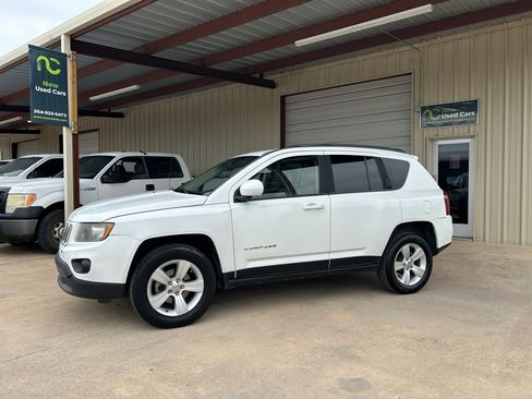 Used 2014 Jeep Compass FWD Latitude image 2