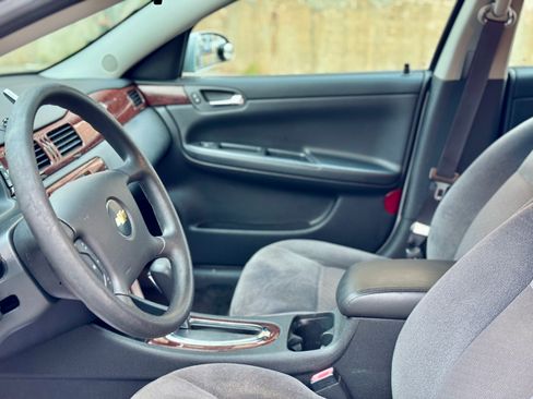 Used 2011 Chevrolet Impala image 9