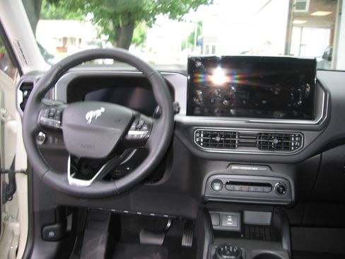Used 2025 Ford Bronco Sport Outer Banks AWD/4WD image 8