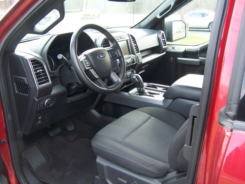 Used 2019 Ford F150 XLT image 12