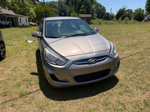 Used 2017 Hyundai Accent SE Sedan FWD image 4